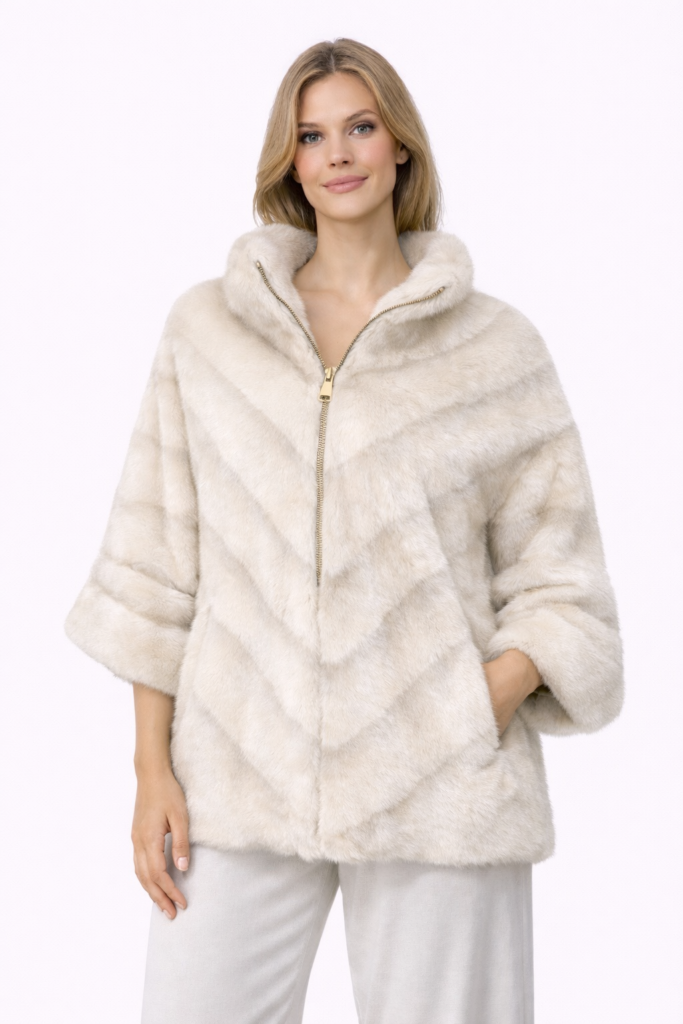 blouson-cape-fausse-fourrure-ecru-1 Blouson cape fausse fourrure écru — Vêtements