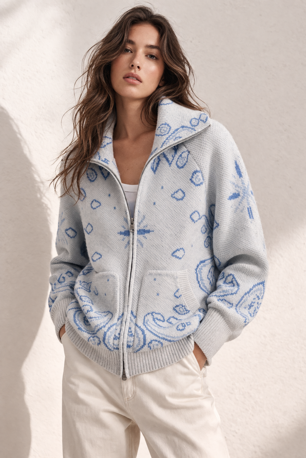 Gilet zippé jacquard bandana – Écru & bleu — Vêtements