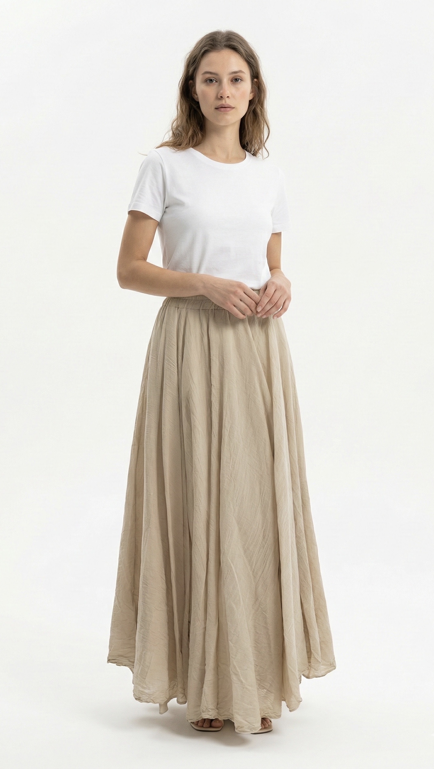 Jupe longue en voile de coton – Beige — porté