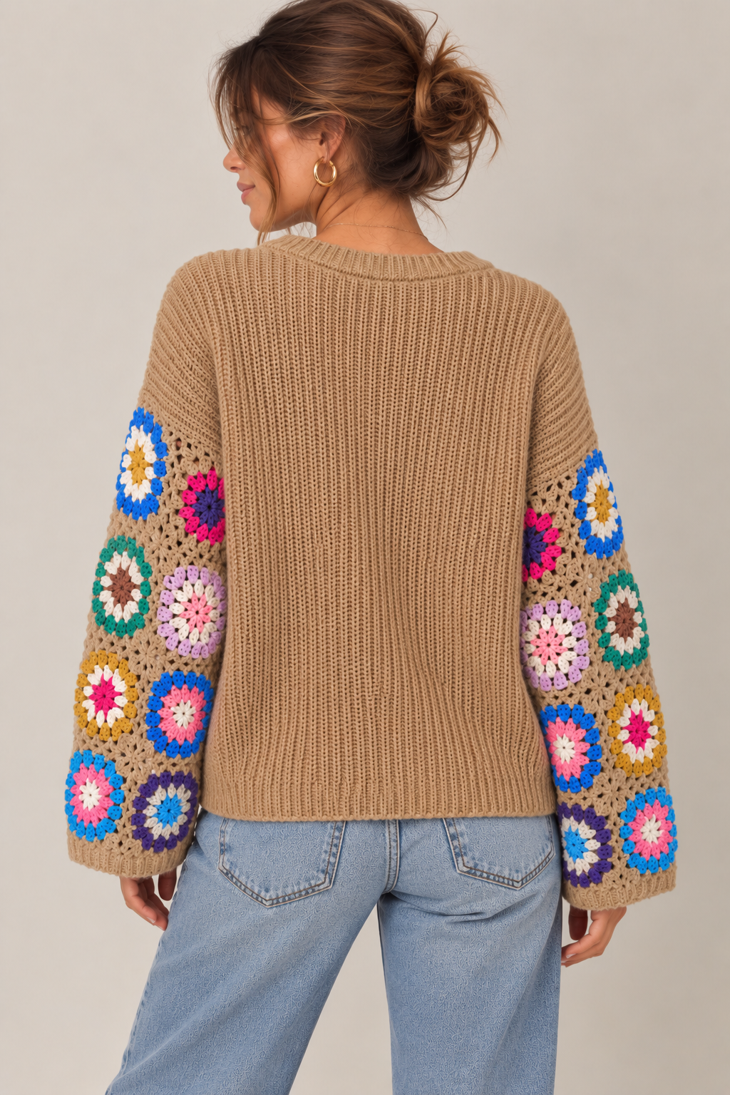 PULL EN MAILLE À MANCHES CROCHET MULTICOLORES TAUPE – Image 2