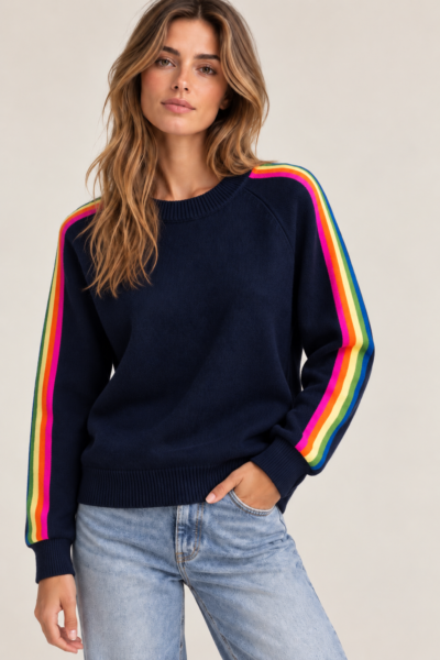 PULL EN MAILLE À BANDES MULTICOLORES MARINE