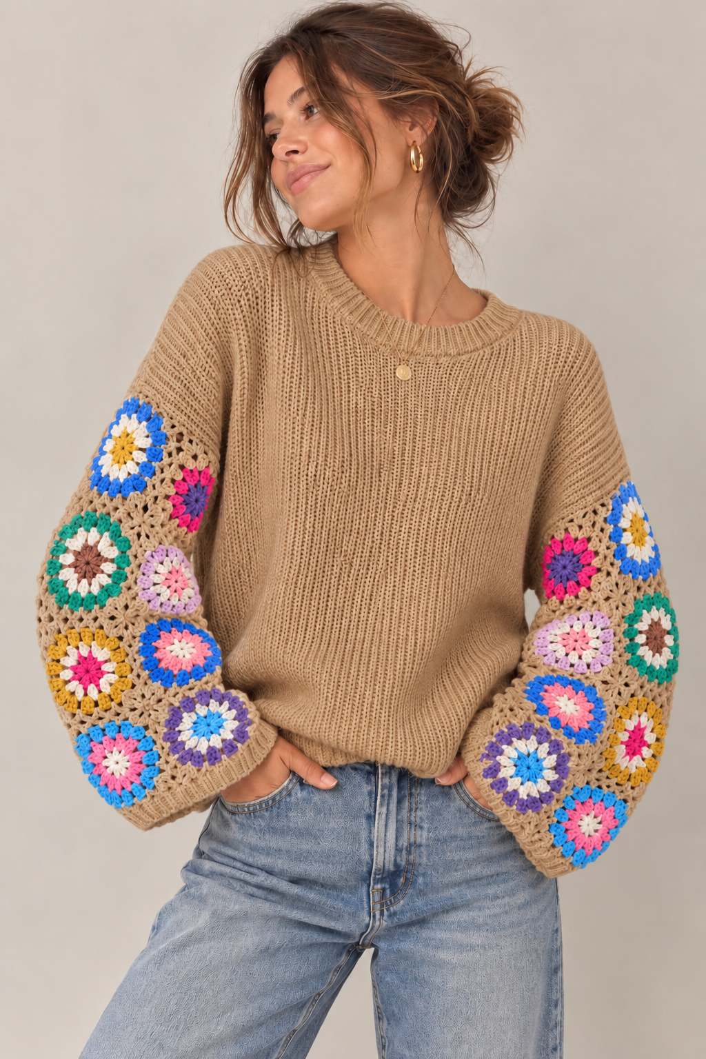 PULL EN MAILLE À MANCHES CROCHET MULTICOLORES TAUPE