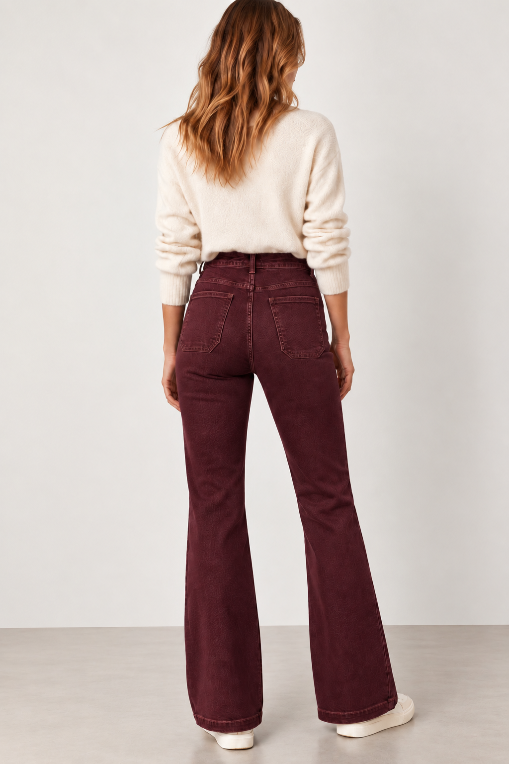 JEAN FLARE TAILLE HAUTE À POCHES PLAQUÉES BORDEAUX – Image 2