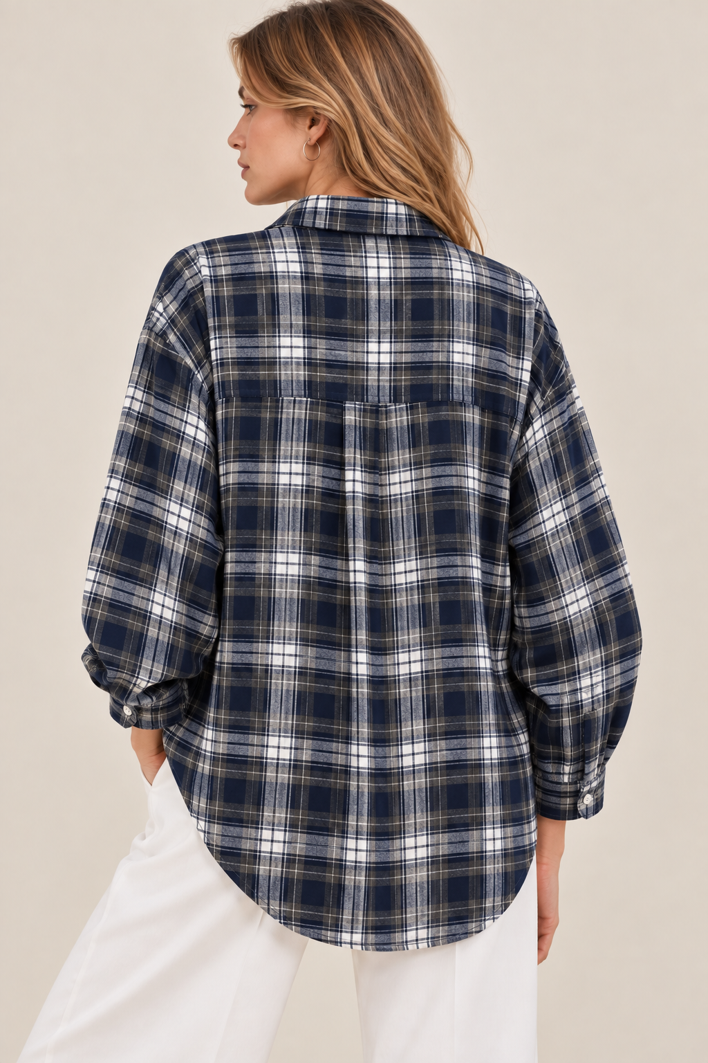 Chemise oversize à carreaux en coton marine – Image 2
