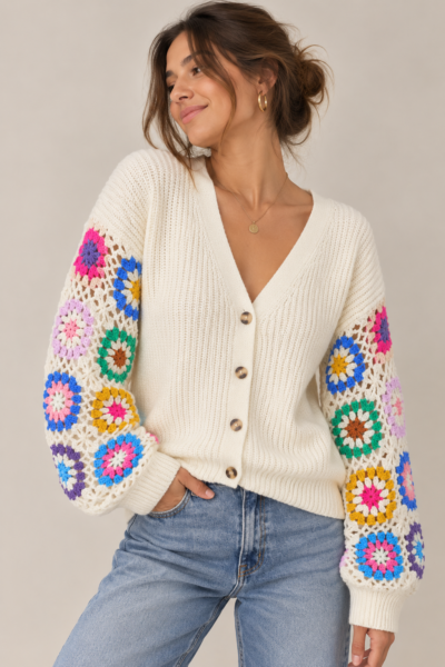 GILET EN MAILLE À MANCHES CROCHET ECRU
