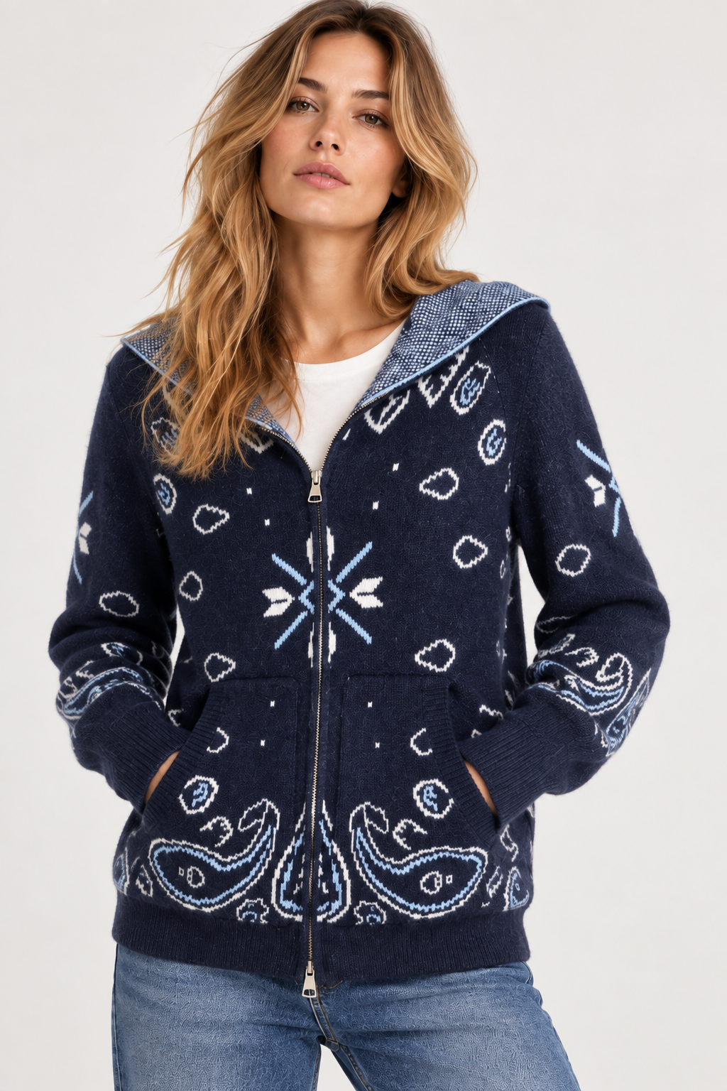 GILET À CAPUCHE ZIPPÉ IMPRIMÉ BANDANA MARINE – Image 2