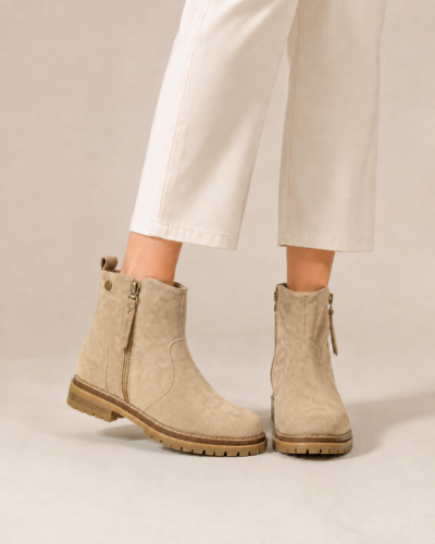 BOTTINES EN DAIM BEIGE AVEC OUVERTURE